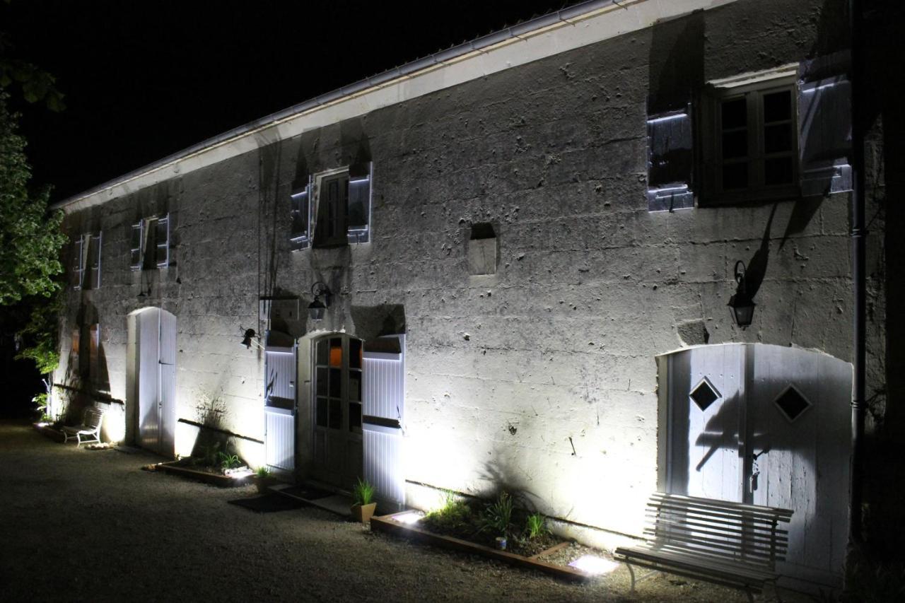 Chambres D'Hotes - Les Bujours Saint-Georges-des-Côteaux Exterior foto