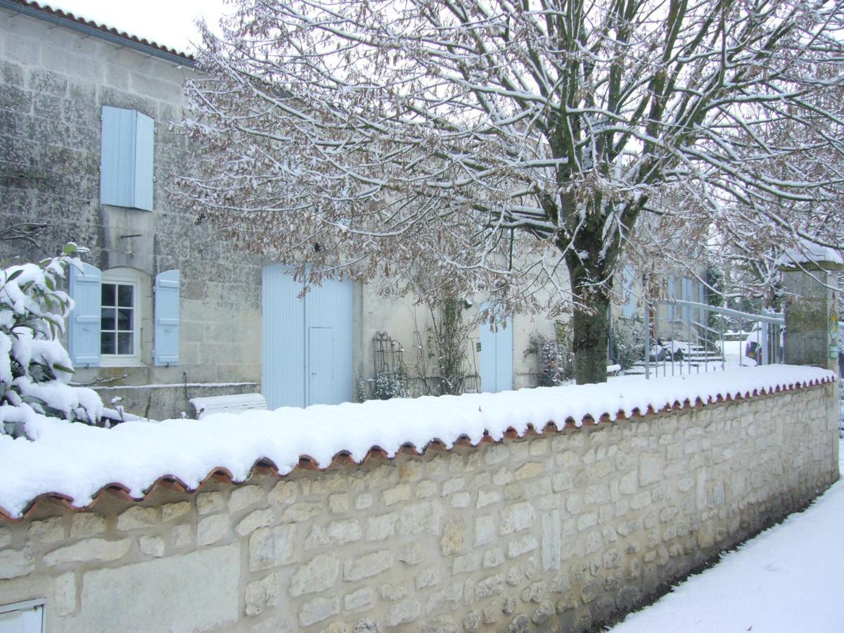 Chambres D'Hotes - Les Bujours Saint-Georges-des-Côteaux Exterior foto