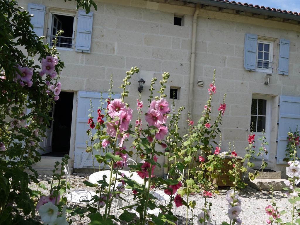 Chambres D'Hotes - Les Bujours Saint-Georges-des-Côteaux Exterior foto